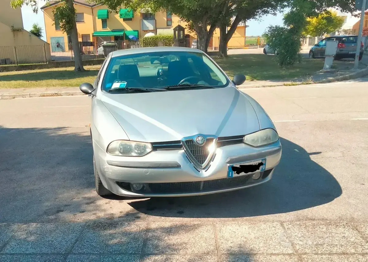 Usata Alfa Romeo 156 105 CV (77 kW) 1999 Grigio Berlina