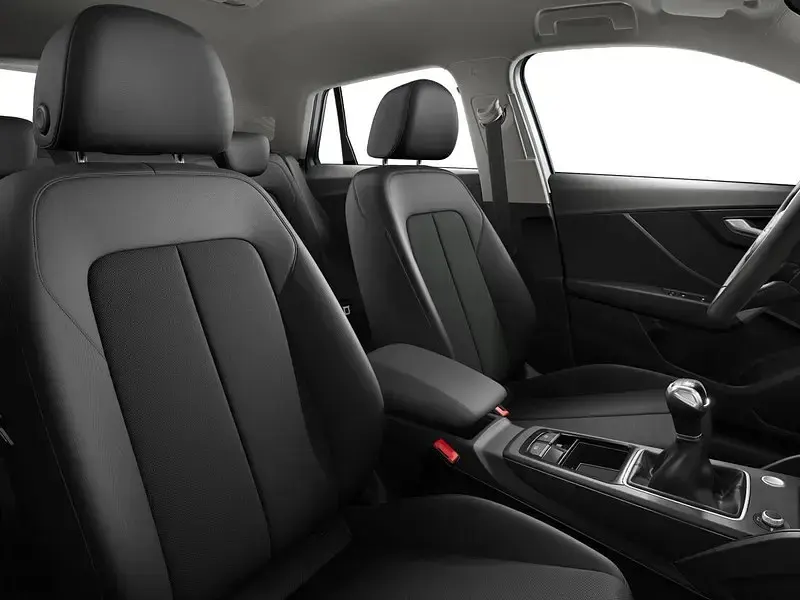 Neu Audi Q2 Advanced 116 PS (85 kW) 2025 Grau SUV