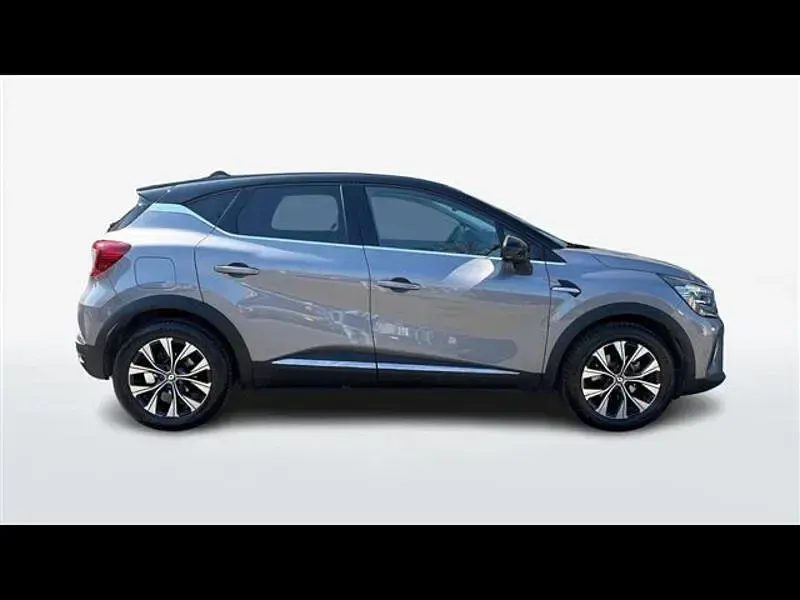 Usata Renault Captur Techno 145 CV (106 kW) 2023 Grigio scuro SUV