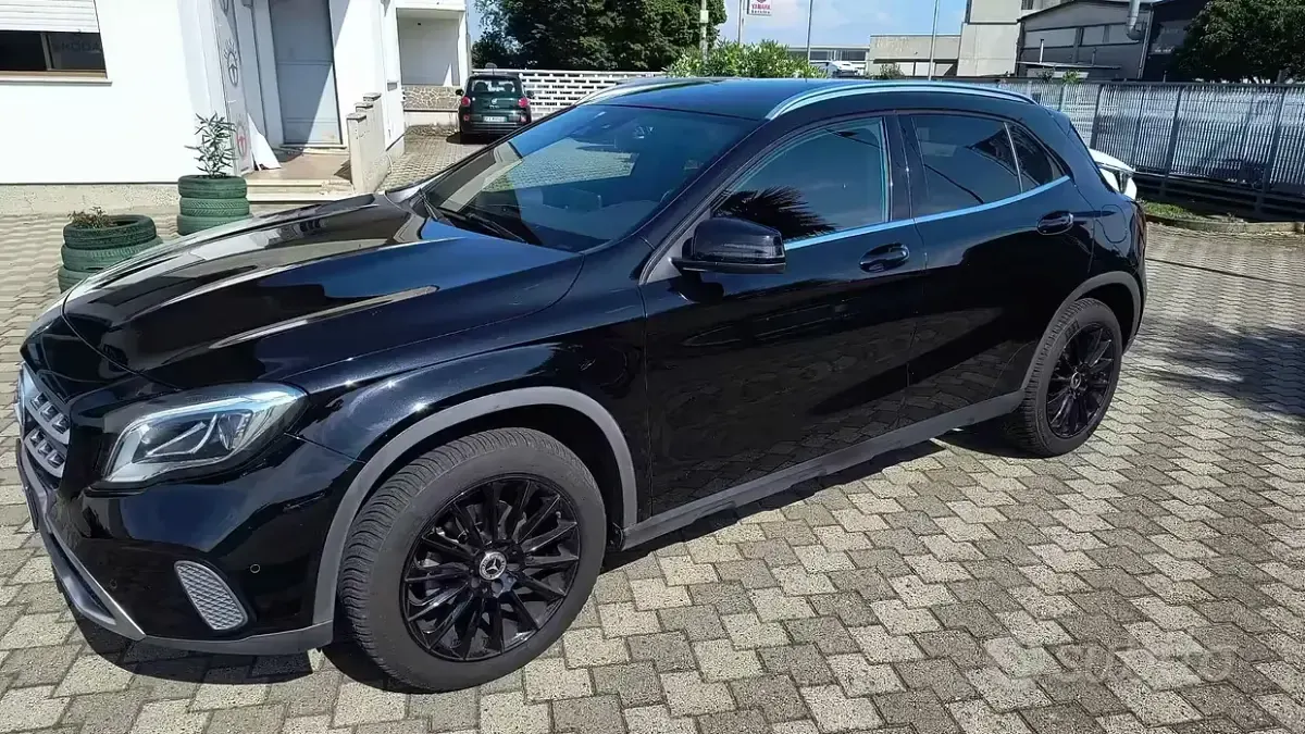 Usata Mercedes GLA200 Executive 136 CV (100 kW) 2018 Nero SUV