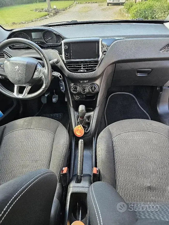Usata Peugeot 208 Active 82 CV (60 kW) 2017 Grigio Utilitaria