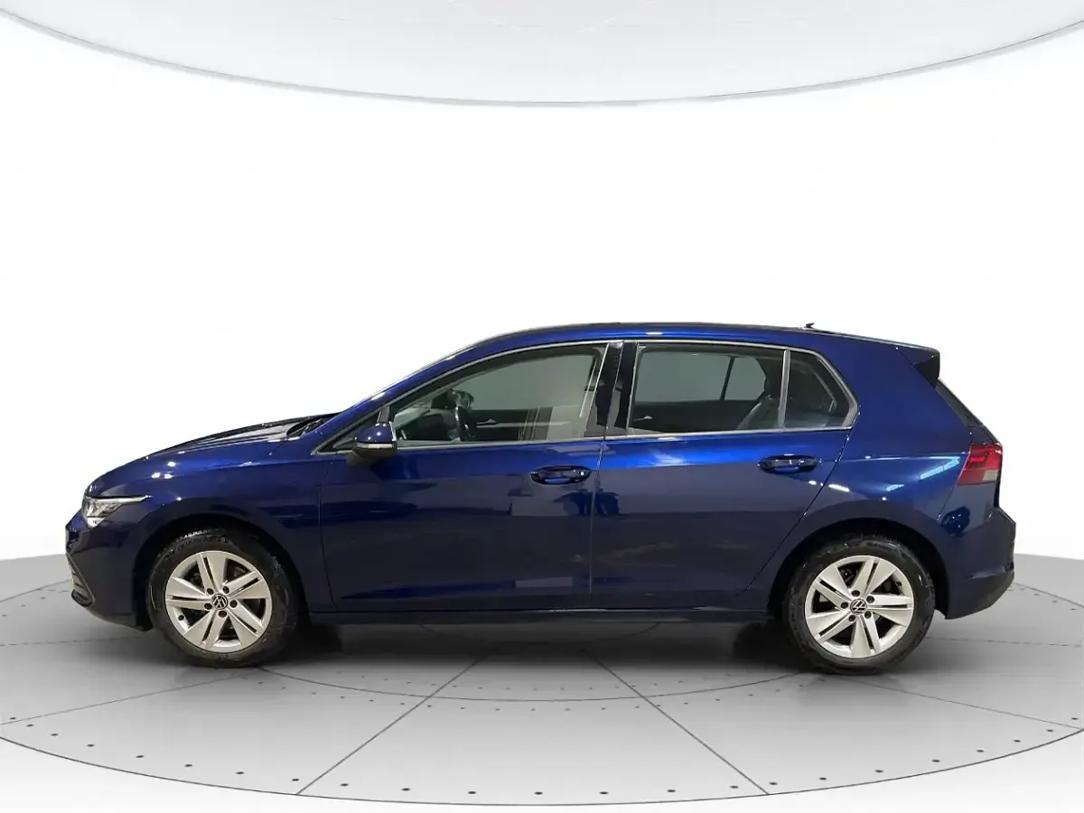 Usata VW Golf VIII R-line 131 CV (96 kW) 2022 Blu Berlina