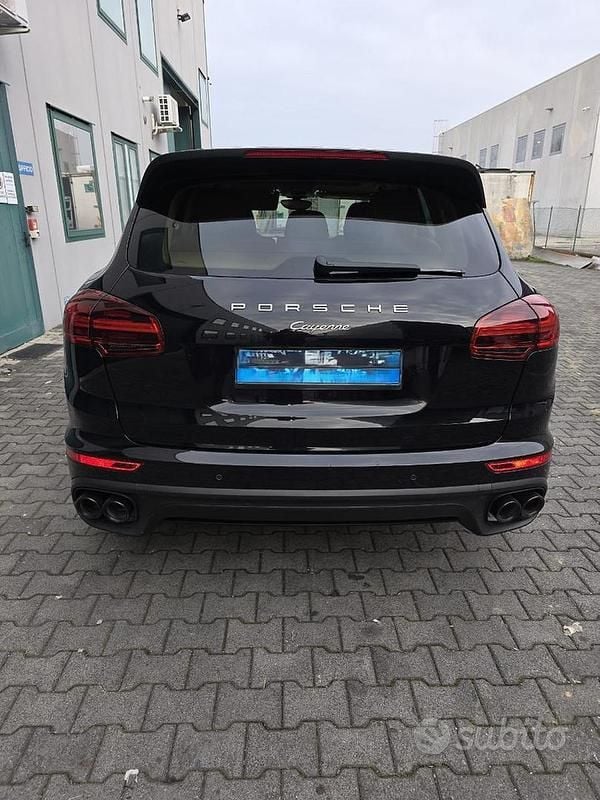 Usata Porsche Cayenne 250 CV (183 kW) 2015 Nero SUV