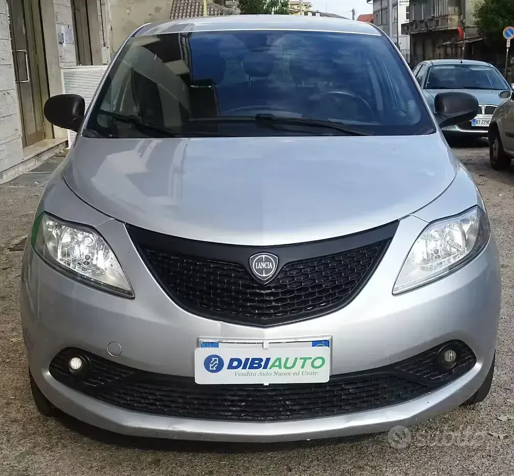 Usata Lancia Ypsilon 69 CV (50 kW) 2018 Grigio Utilitaria
