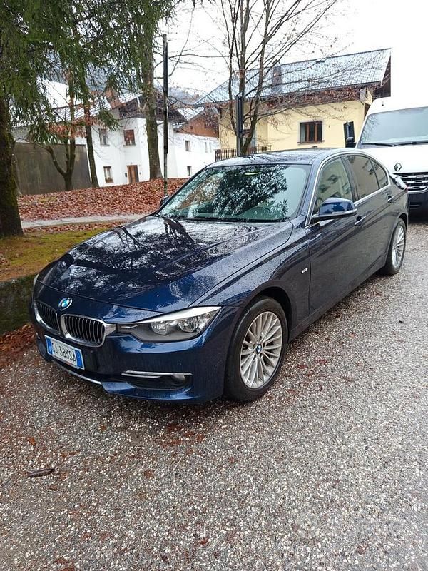 Usata BMW 318 2013 Blu Berlina