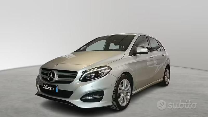 Usata Mercedes 180 2015 Grigio Berlina