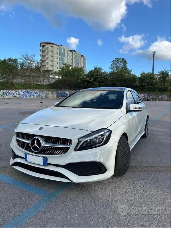Bianco Usata 2017 Mercedes A180 AMG Due volumi | 15.000 € (Buon prezzo) - Immagine 1/4