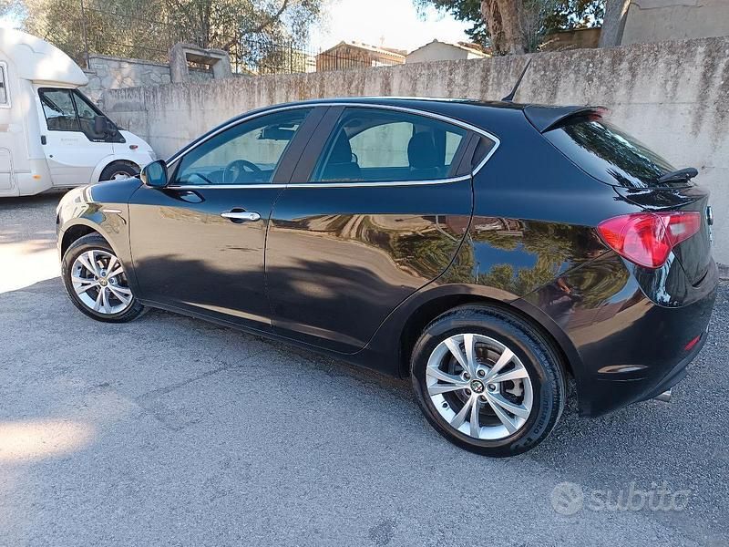 Usata Alfa Romeo Giulietta 105 CV (77 kW) 2011 Nero Utilitaria