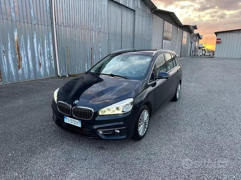 Usata BMW 220 Luxury Line 190 CV (139 kW) 2017 Blu Station wagon