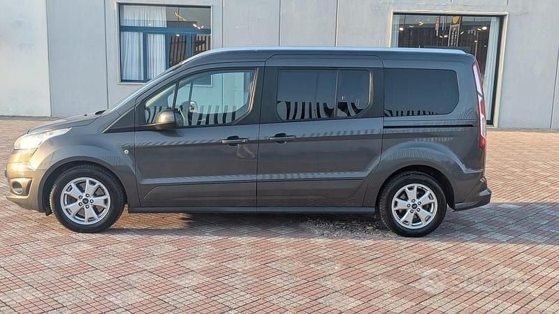 Usata Ford Tourneo Connect Titanium 120 CV (88 kW) 2016 Grigio Monovolume