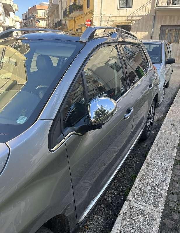 Usata Peugeot 2008 S 92 CV (67 kW) 2015 SUV