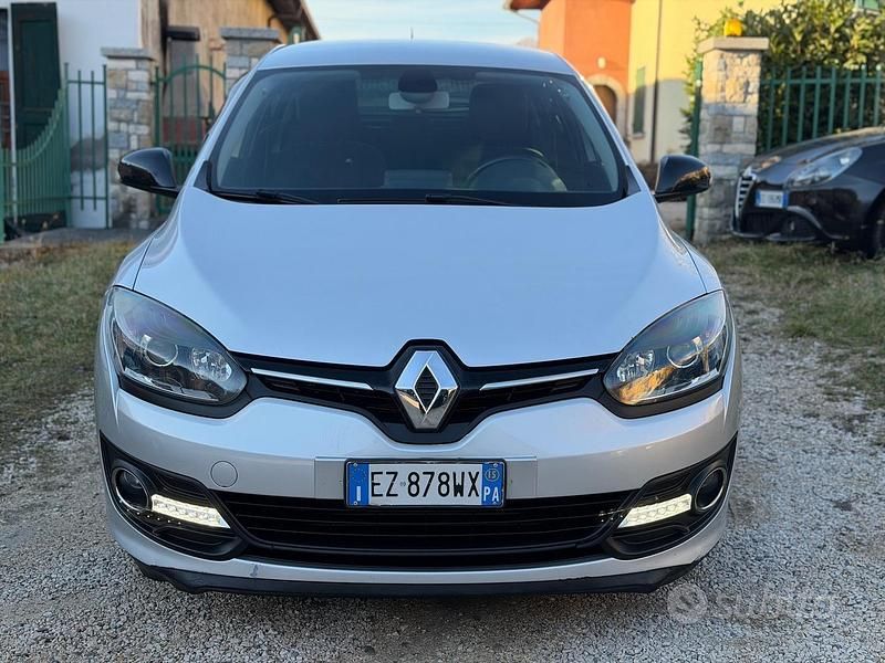 Usata Renault Mégane LIMITED 110 CV (80 kW) 2015 Grigio Berlina