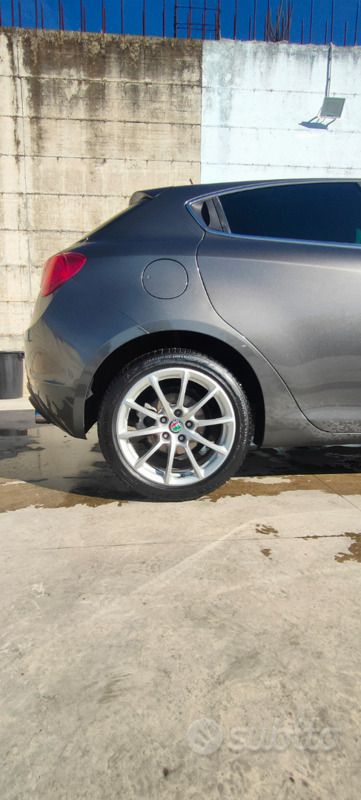 Usata Alfa Romeo Giulietta 109 CV (80 kW) 2012 Grigio Utilitaria