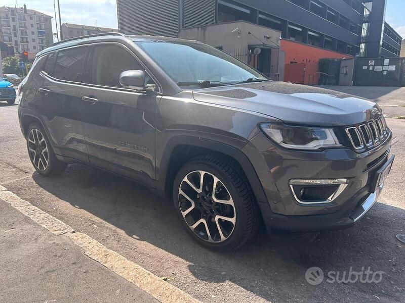 Usata Jeep Compass Limited 140 CV (102 kW) 2019 Grigio SUV