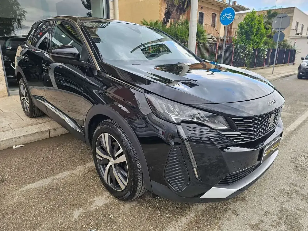 Usata Peugeot 3008 Allure 131 CV (96 kW) 2023 Nero perla SUV
