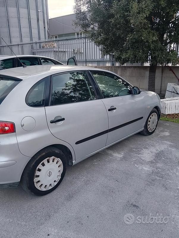 Usata Seat Ibiza 2006 Grigio Utilitaria