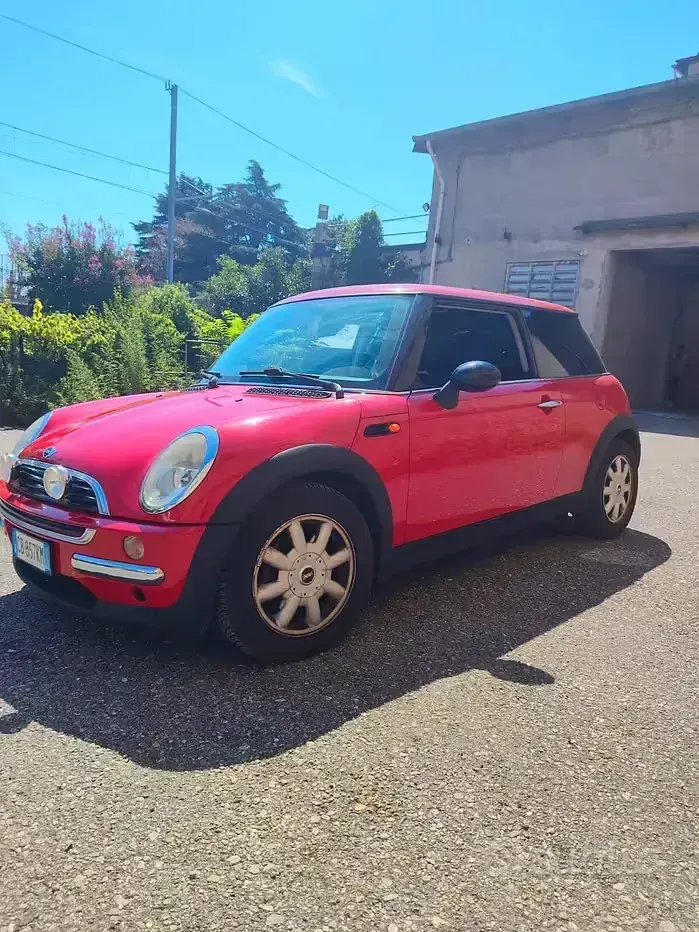 Usata Mini ONE 90 CV (66 kW) 2002 Rosso Utilitaria