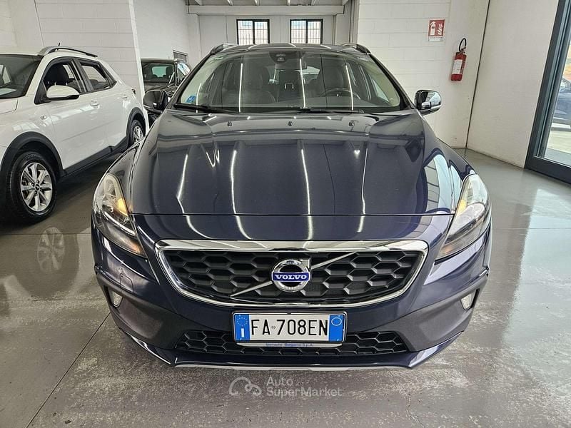 Usata Volvo V40 CC Summum 114 CV (83 kW) 2015 Blu Station wagon