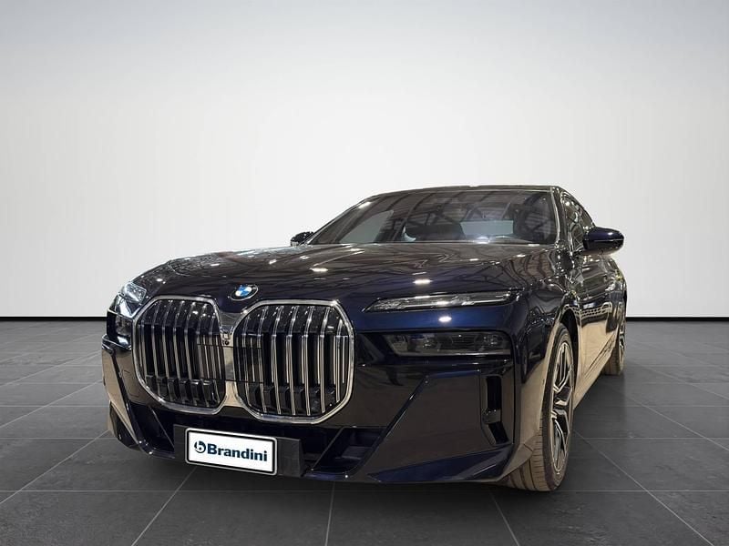 Usata BMW 740 M Sport 299 CV (219 kW) 2025 Carbon black metallizzato Berlina