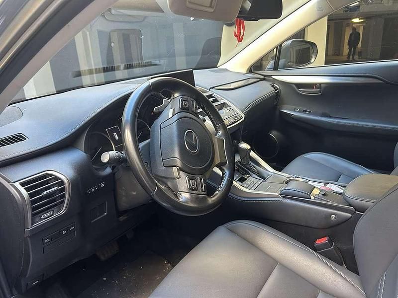 Usata Lexus NX300h 197 CV (144 kW) 2022 Beige SUV