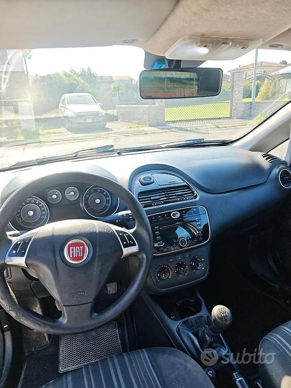 Usata Fiat Punto Evo 75 CV (55 kW) 2011 Bianco Utilitaria