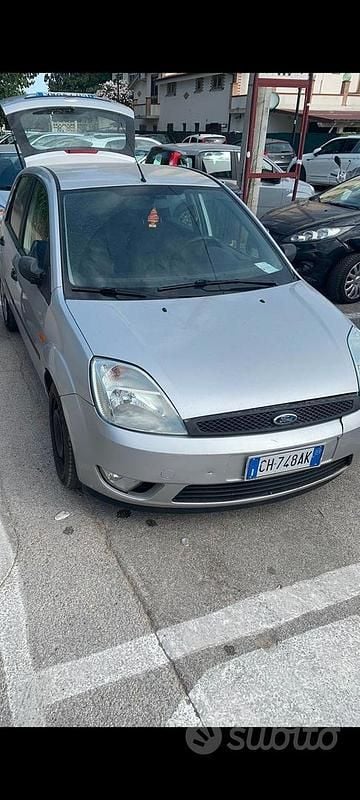 Usata Ford Fiesta 2002 Grigio Utilitaria