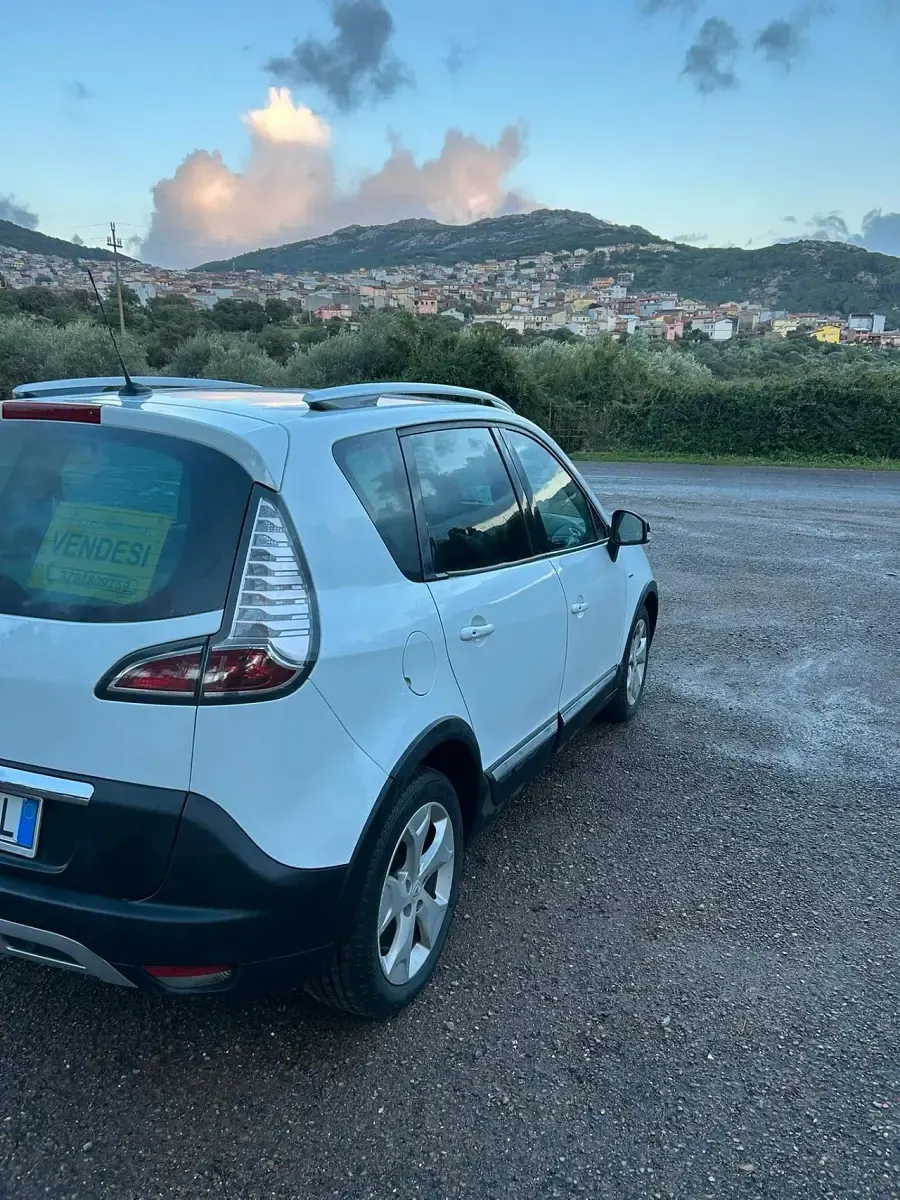 Usata Renault Scénic III XMOD 110 CV (80 kW) 2014 Bianco Monovolume