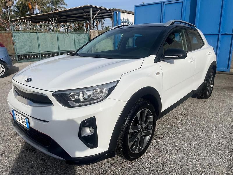 Usata Kia Stonic Style 100 CV (73 kW) 2019 Bianco SUV