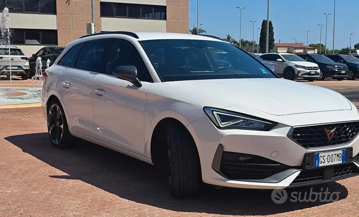 Usata Seat Leon Style 150 CV (110 kW) 2023 Bianco Station wagon