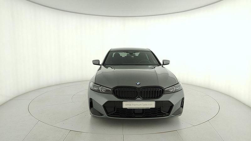 Usata BMW 320e M Sport 190 CV (139 kW) 2025 Grigio Berlina