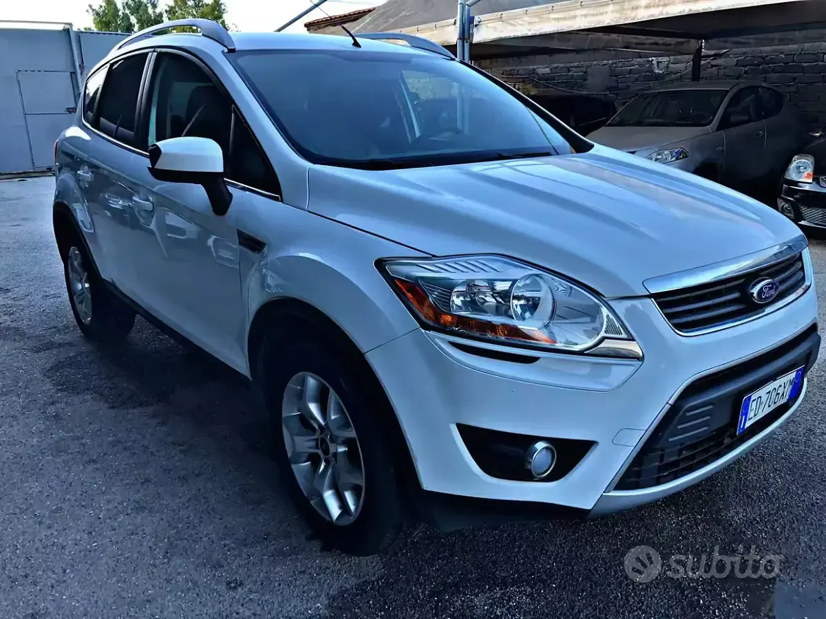 Usata Ford Kuga 163 CV (119 kW) 2011 Bianco SUV