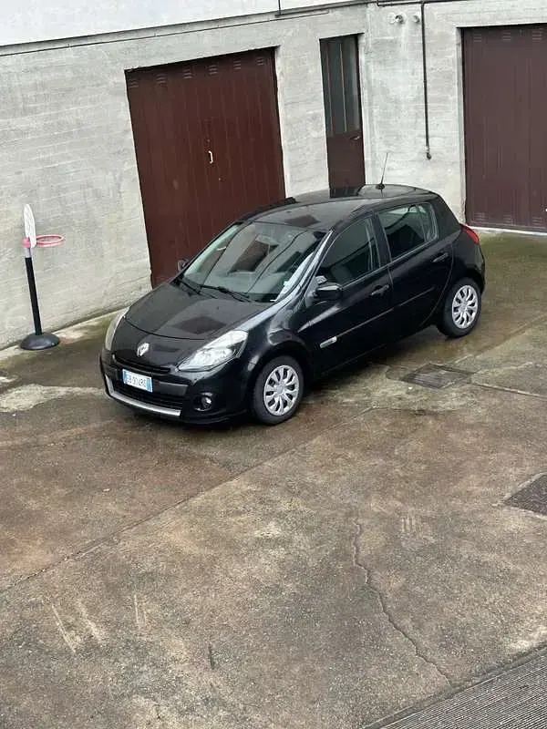 Gebraucht Renault Clio II Dynamique 68 PS (50 kW) 2010 Limousine