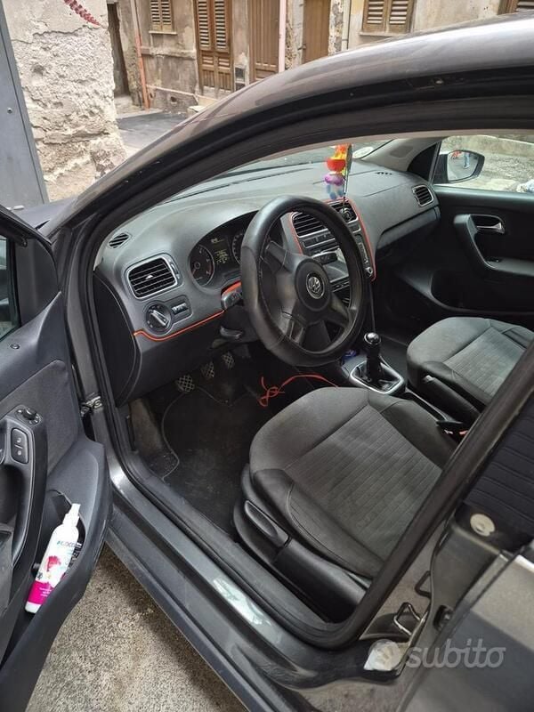 Usata VW Polo 75 CV (55 kW) 2009 Grigio Berlina