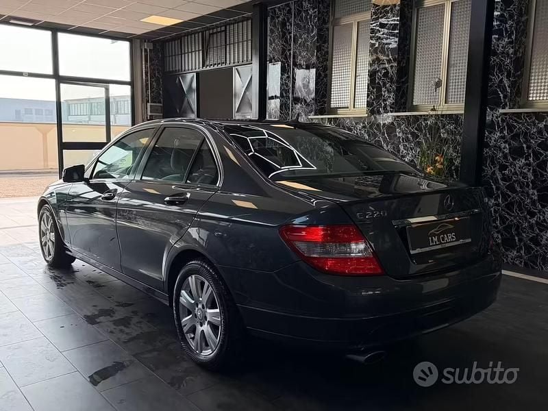 Usata Mercedes C220 Avantgarde 170 CV (125 kW) 2011 Grigio Berlina
