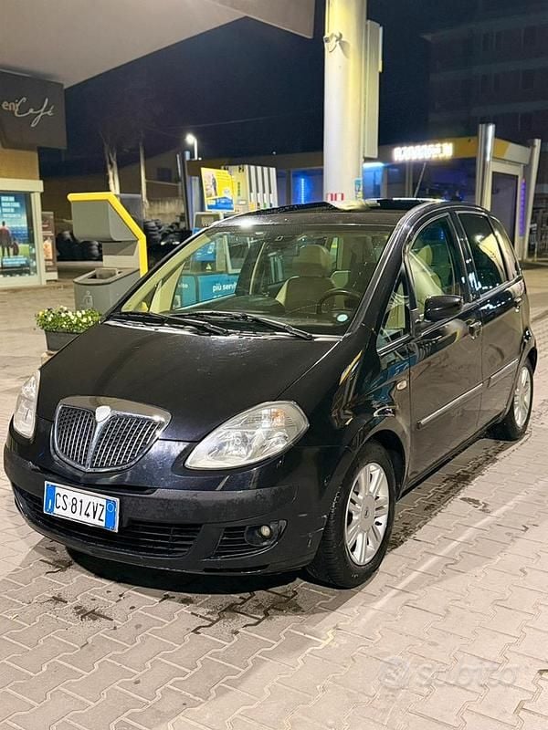 Usata Lancia Musa 95 CV (69 kW) 2006 Nero Monovolume