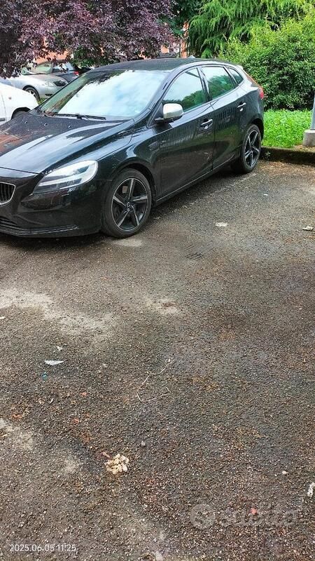 Nero Usata 2019 Volvo V40 Station wagon | 11.000 € (Buon prezzo) - Immagine 1/4