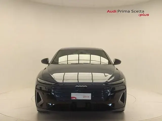 Usata Audi A6 e-tron S-Line 314 kW (428 CV) 2025 Blu plasma metallizzato Station wagon