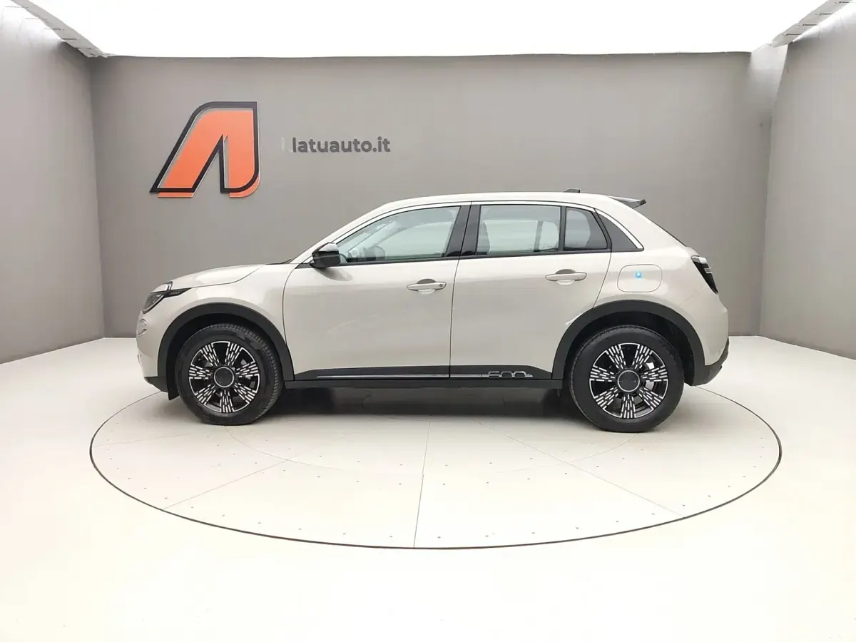 Usata Fiat 600 Icon 136 CV (100 kW) 2025 Crema cappuccino SUV
