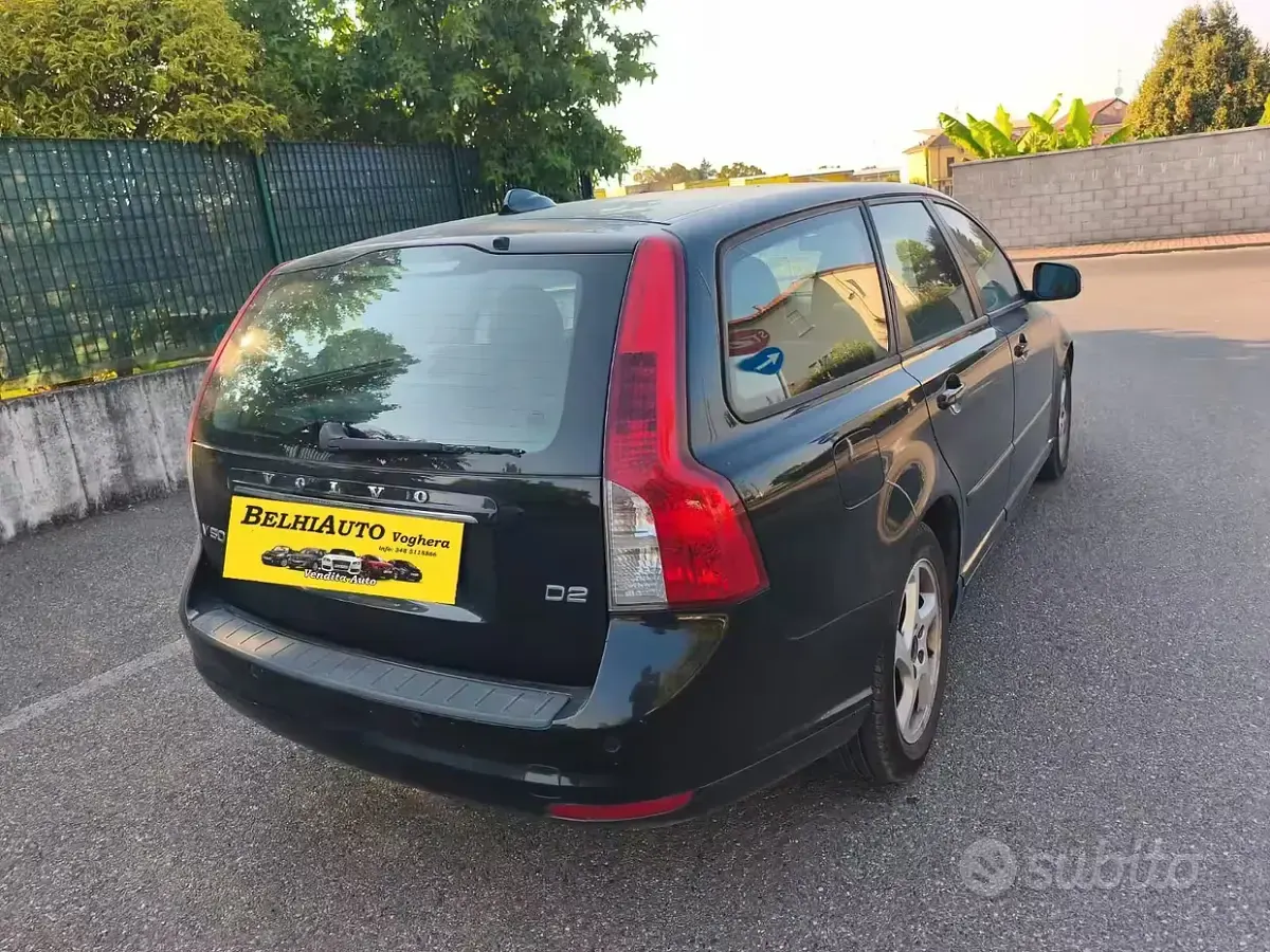 Usata Volvo V50 114 CV (83 kW) 2011 Nero Station wagon
