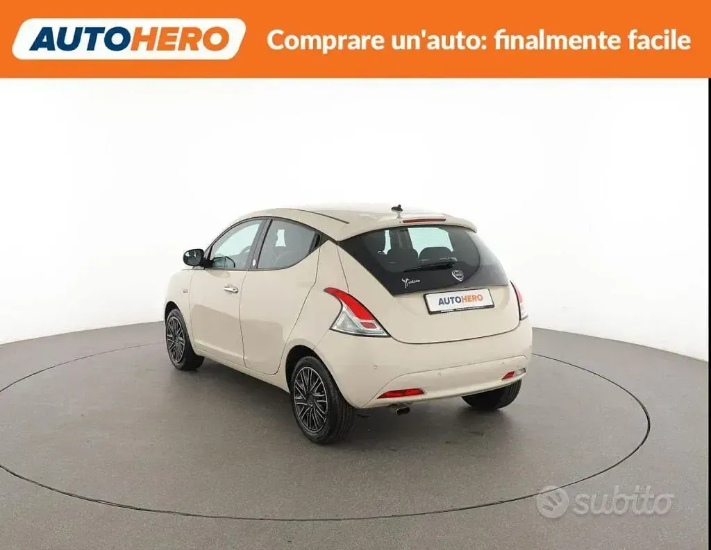 Usata Lancia Ypsilon Gold 69 CV (50 kW) 2015 Beige Utilitaria