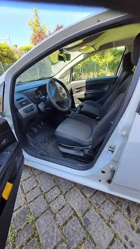 Usata Fiat Grande Punto 77 CV (56 kW) 2013 Bianco Utilitaria
