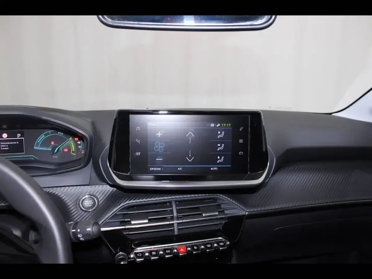 Usata Peugeot 208 Allure 100 kW (136 CV) 2025 Bianco Utilitaria