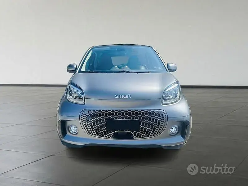 Usata Smart ForTwo Coupé Passion 60 kW (82 CV) 2023 Grigio Utilitaria