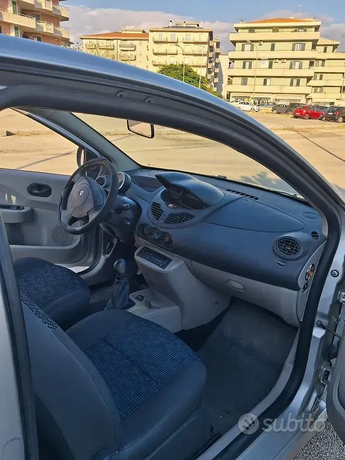 Usata Renault Twingo 75 CV (55 kW) 2009 Grigio Utilitaria