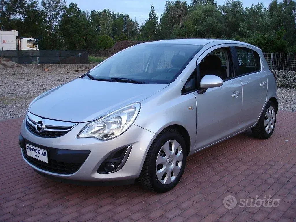 Usata Opel Corsa 75 CV (55 kW) 2013 Grigio Utilitaria
