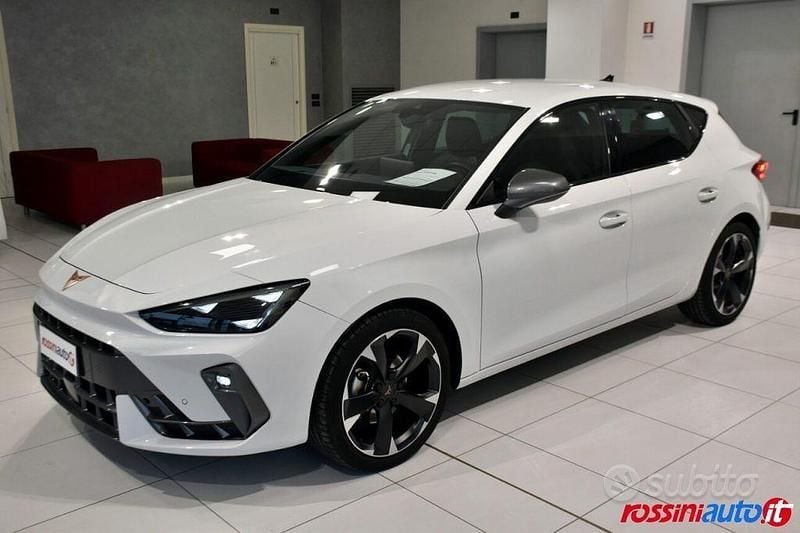 Bianco Usata 2025 Cupra Leon Tre volumi | 29.900 € (Buon prezzo) - Immagine 1/4