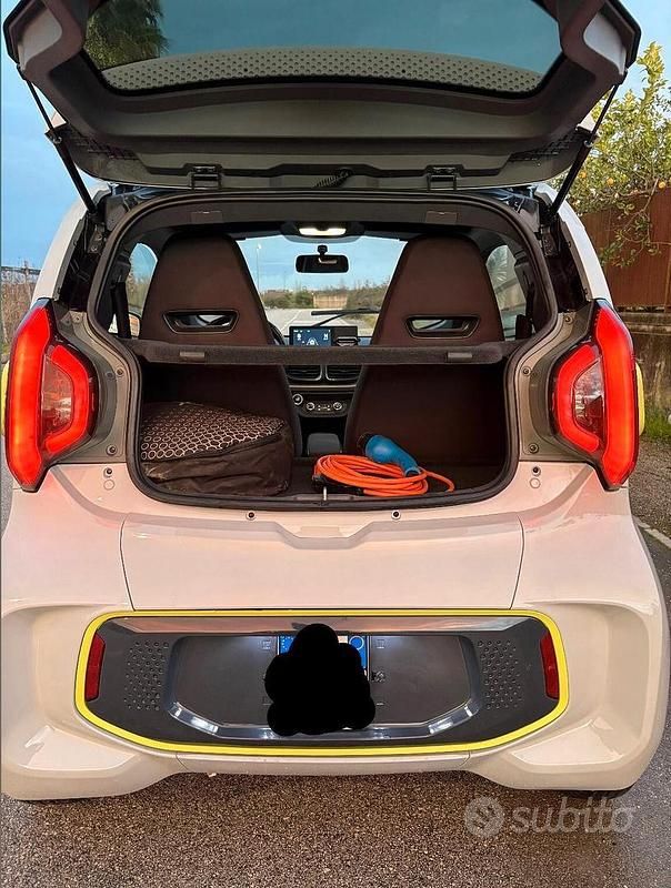 Usata XEV Yoyo 7 kW (10 CV) 2024 Beige Utilitaria