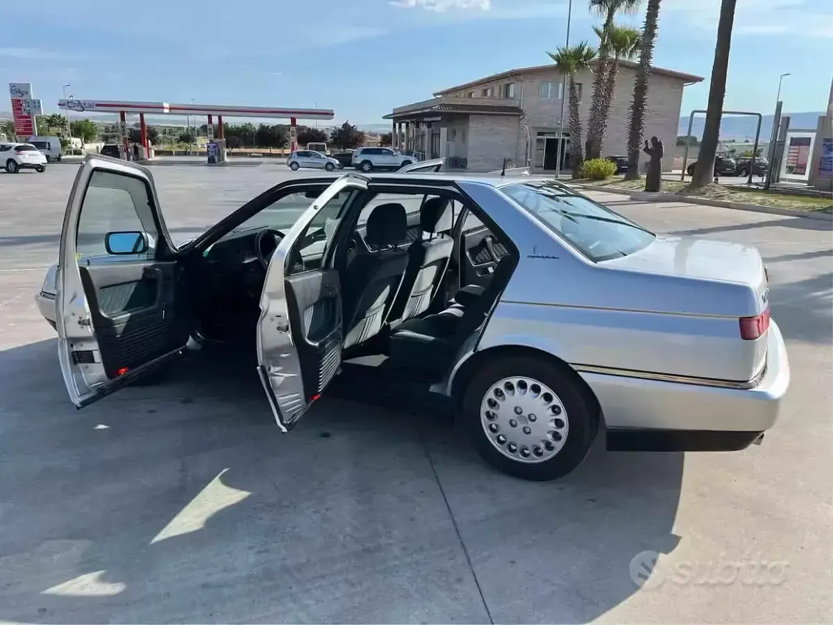 Usata Alfa Romeo 164 144 CV (105 kW) 1998 Grigio Berlina