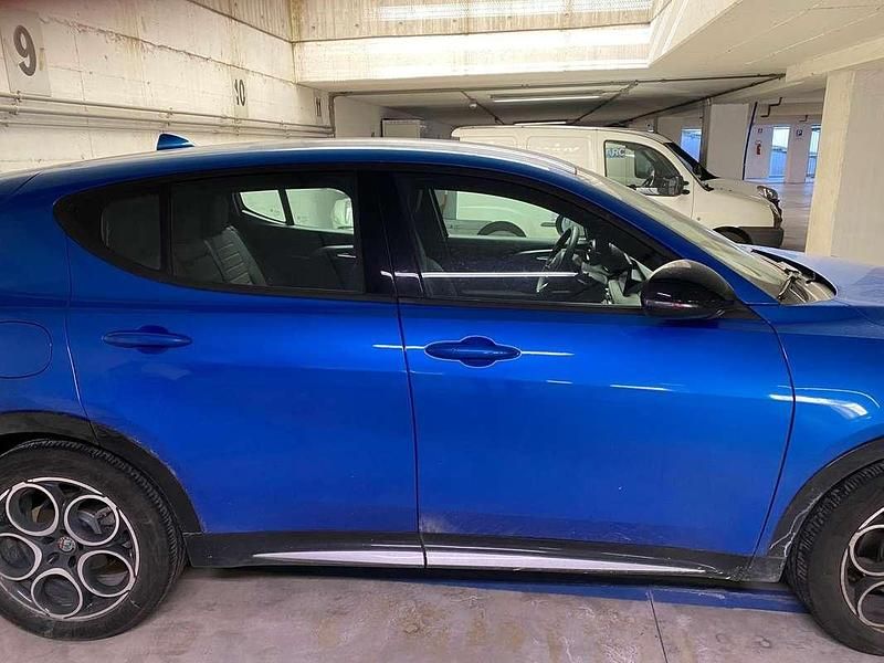 Usata Alfa Romeo Tonale Ti 131 CV (96 kW) 2023 Blu/azzurro SUV