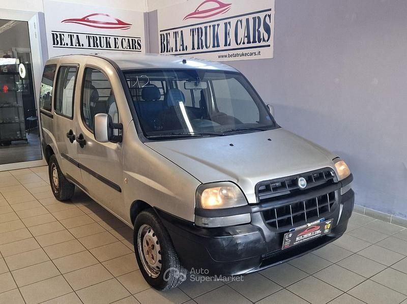 Usata Fiat Doblò 105 CV (77 kW) 2005 Grigio Monovolume